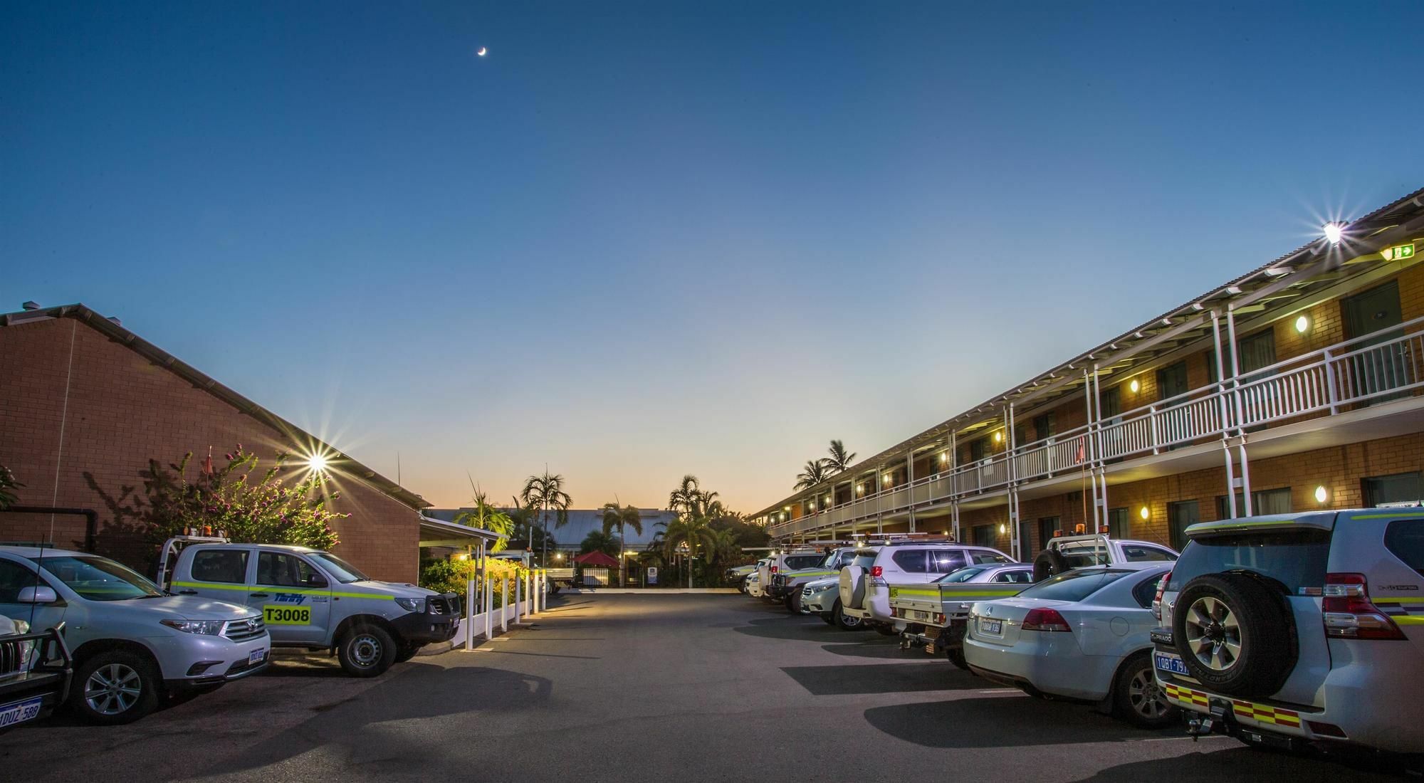 Karratha Central Apartments Экстерьер фото